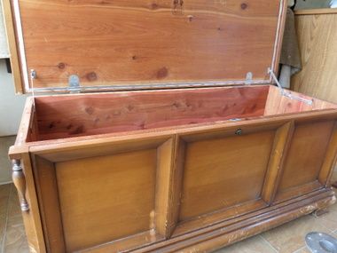 LANE CEDAR CHEST.   BEAUTIFUL SOLID WOOD, THE DOG COULDN'T EVEN GET INTO IT.