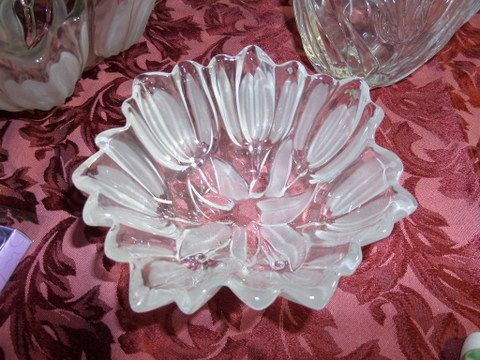 BEAUTIFUL GLASS TULIP BOWLS, MATCHING PAIR PLUS ONE AND MORE