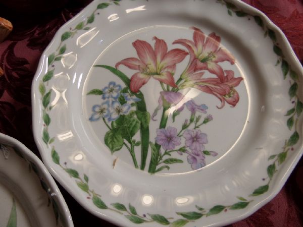 BEAUTIFUL NORITAKE FLORAL PLATES AND VARIETY LOT, DEPRESSION GLASS VASE