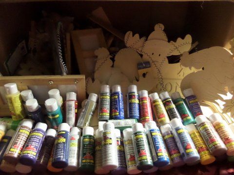 APPROXIMATELY 50 NEW WITH SEALS ACRYLIC PAINTS AND WOOD DESIGNS TO PAINT