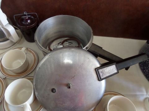 LARGE ENAMEL CANNING POT WITH RACK, AND A LOT MORE PANS AND KITCHEN APPLIANCES TO GO WITH IT.