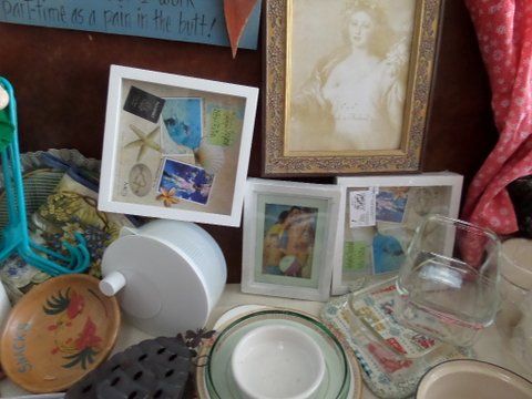 VARIETY LOT - ALL THE ITEMS YOU SEE IN PHOTOS  PICTURE FRAME, SALAD SPINNER, BAKING POTS AND MORE