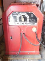 225 AMP LINCOLN ELECTRIC ARC WELDER