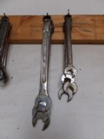 BOX/END WRENCHES  