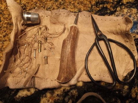 OLD LEATHER SEWING KIT WITH ANTLER AWL, NEEDLES FOR LEATHER AND SCISSORS