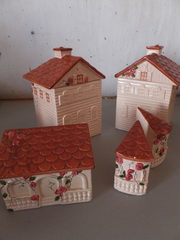 VERY UNIQUE VINTAGE CANISTER SET WITH SALT AND PEPPER SHAKERS