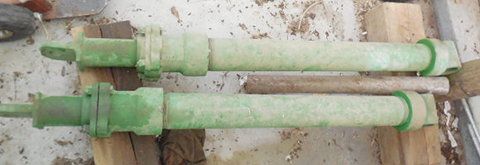 JOHN DEER HYDRAULIC RAMS, ARMS AND  BUCKET WILL FIT THE MODEL A IN LOT 3 OR SIMILAR JOHN DEERE