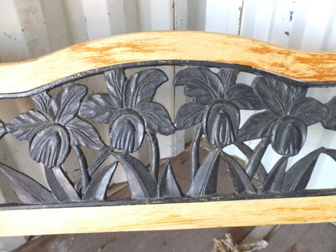 PRETTY FLORAL WROUGHT IRON AND WOOD GARDEN BENCH
