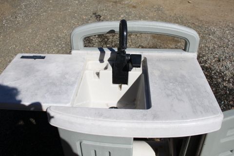 POTTING CABINET WITH HOSE REEL AND MINI SINK