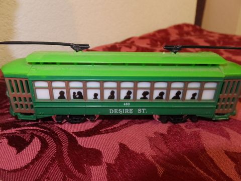 100TH ANNIVERSARY LIONEL TRAIN CLOCK AND STREET CARS