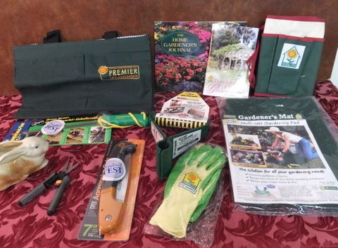 HOME GARDENING KIT WITH PRUNING SAW, CLIPPERS AND MORE