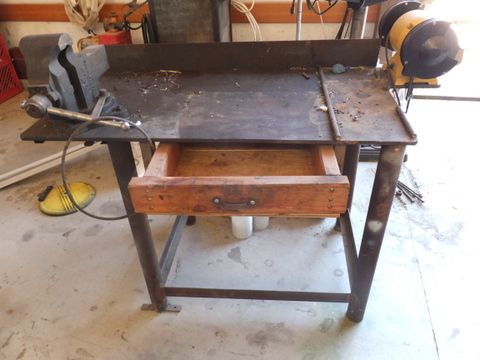  HEAVY METAL WORK TABLE WITH VISE AND GRINDER