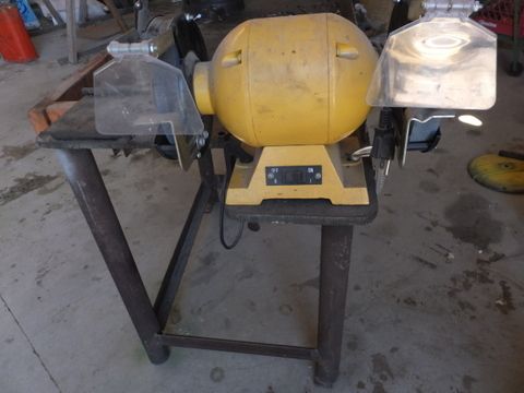  HEAVY METAL WORK TABLE WITH VISE AND GRINDER