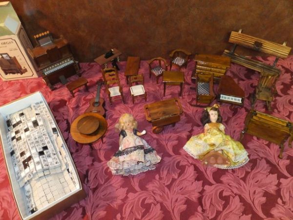 VARIETY OF DOLL HOUSE FURNITURE WITH A MUSIC BOX ORGAN