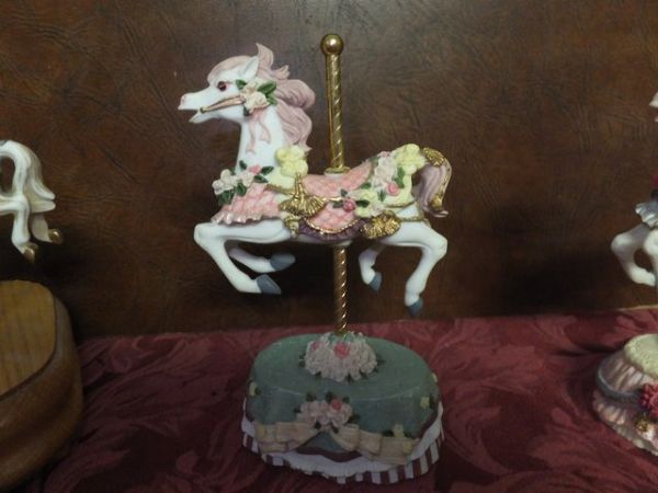 BEAUTIFUL CAROUSEL HORSES,  BABY UNICORN & GLASS HORSE BUST