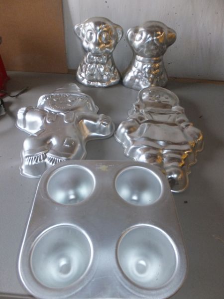 FOR THE PERSON WHO LOVES TO BAKE, DECORATIVE CAKE PANS, MUFFIN TINS, COOKIE CUTTERS AND MORE