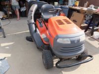 HUSQVARNA 15 HORSEPOWER RIDING LAWN MOWER WITH 42" DECK & ONLY 76 HOURS USE.