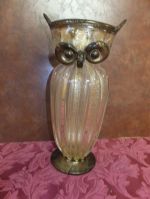 UNIQUE AND BEAUTIFUL BLOWN GLASS GREAT HORNED OWL VASE  12 1/2" TO EAR TIP