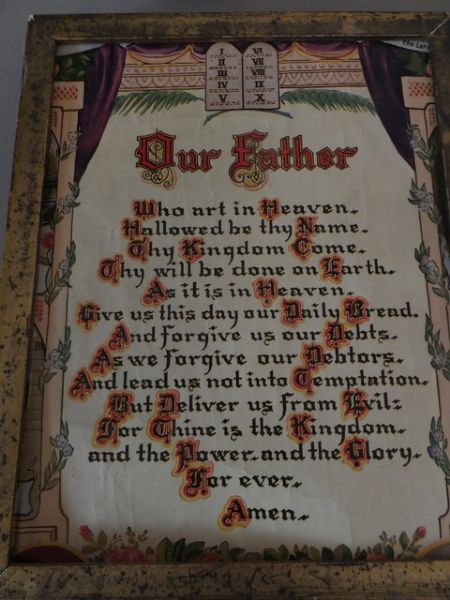  VINTAGE RELIGIOUS - CRUCIFIX AND THE LORD'S PRAYER WALL HANGING