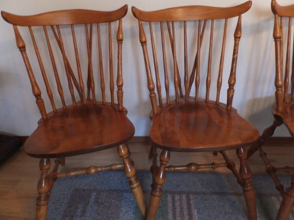 FOUR SOLID WOOD MAPLE SIDE CHAIRS