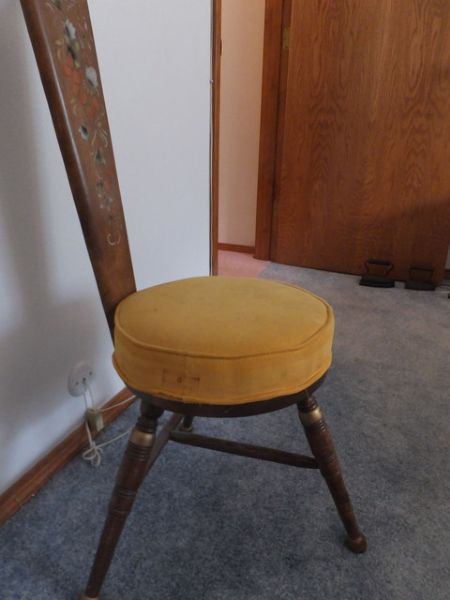TOLE PAINTED SOLID WOOD SIDE TABLE & BUCK CHAIR VERY NICE