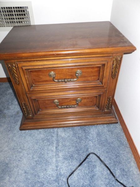 TWO MATCHING  WOOD NIGHT STANDS THOMASVILLE