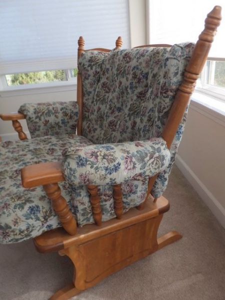 WOOD & TAPESTRY CUSHIONED GLIDER WITH GLIDER FOOT REST