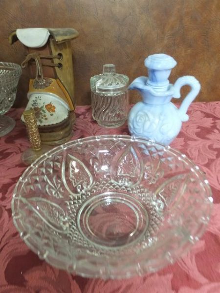 VARIETY GLASSWARE, POTTERY, PORCELAIN VINTAGE AND COLLECTIBLES