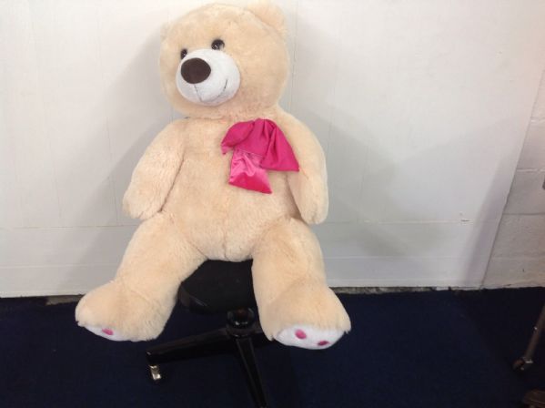 VERY BIG BLONDE PLUSH TEDDY BEAR WITH VINTAGE OFFICE CHAIR
