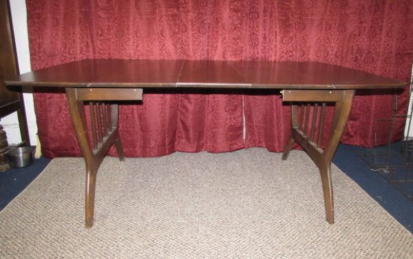 VINTAGE WOOD & FORMICA DROP LEAF TABLE WITH TWO LEAVES
