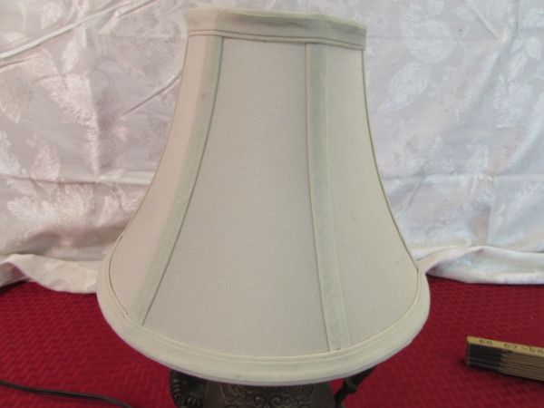 TEAPOT TABLE LAMP