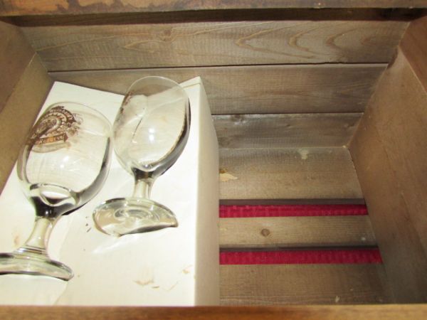 HENRY WEINHARD'S PRIVATE RESERVE WOODEN BOX WITH GLASSES