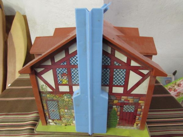 VINTAGE FISHER PRICE TUDOR STYLE PLAY HOUSE 