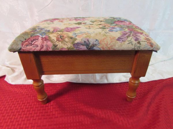 CUTE WOODEN FOOTSTOOL WITH UPHOLSTERED TOP