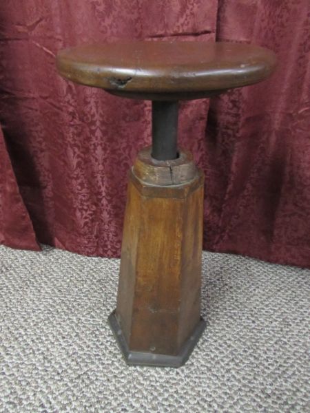 ANTIQUE WOOD STOOL WITH HEXAGON BASE.