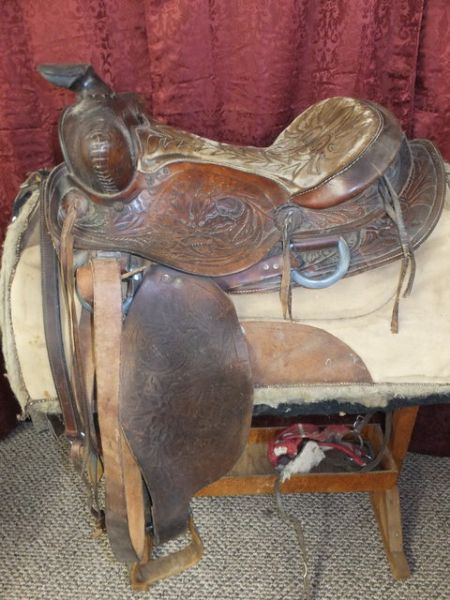 VINTAGE WESTERN SADDLE FROM SISKIYOU COUNTY RANCH.  