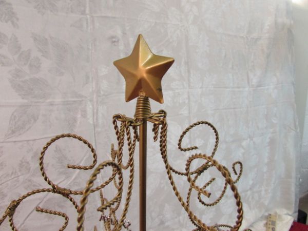 PRETTY METAL SCULPTURE CHRISTMAS TREE WITH ORNAMENTS