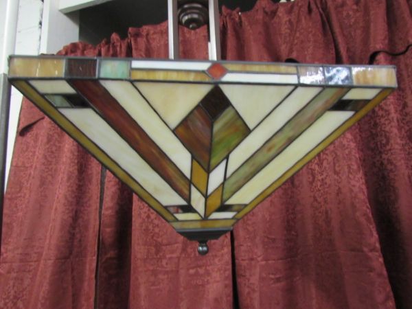 COLORFUL TIFFANY STYLE HANGING LIGHT