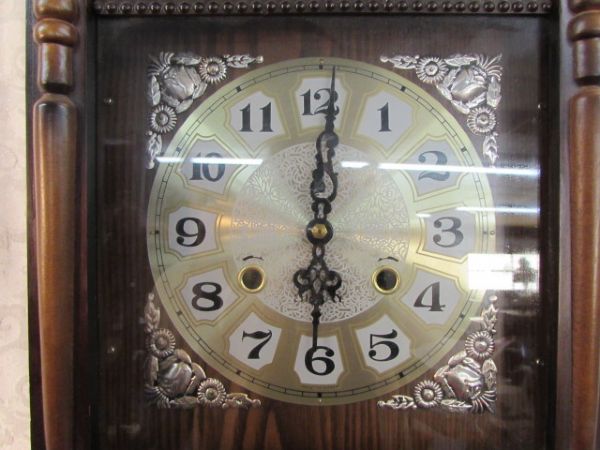VINTAGE WOODEN 31 DAY WALL CLOCK WITH CHIME