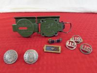 VINTAGE U.S. MILITARY PINS, BUTTONS AND A MILITARY COMPASS