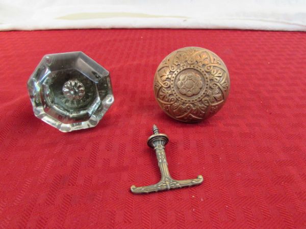 ORNATE OLD VICTORIAN ARCHITECTURAL DOOR KNOB AND GLASS DOOR KNOB & BRASS CEILING HOOK