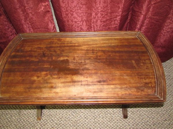 ANTIQUE WOOD COFFEE/TABLE