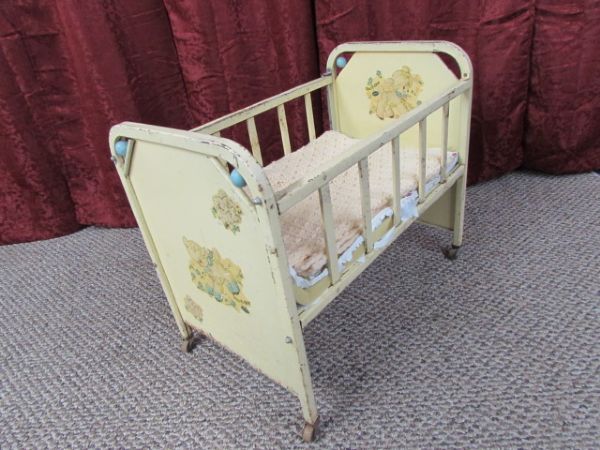 VINTAGE BUTTERCUP YELLOW, DOLL E CRIB BY AMSO