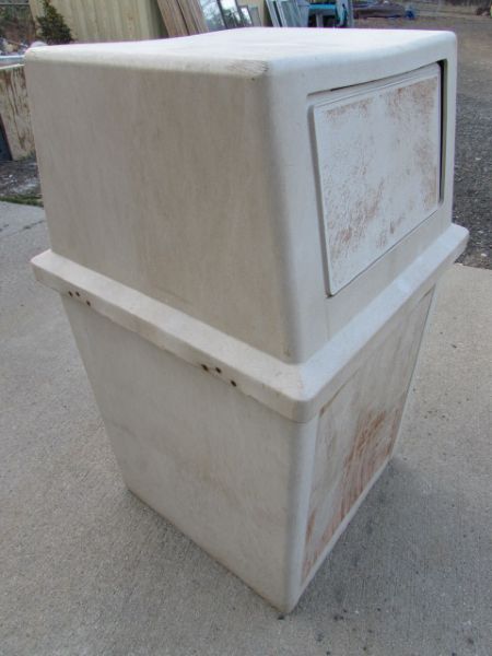COMMERCIAL TRASH CAN WITH LID & SWINGING DOORS