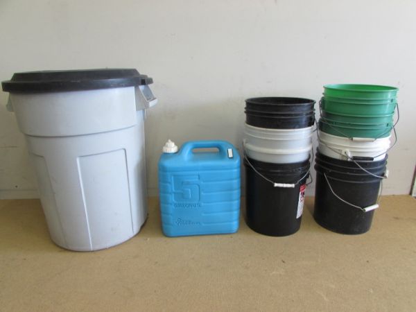 RUBBERMAID TRASH CAN, 5 GALLON BUCKETS & 5 GALLON WATER JUG