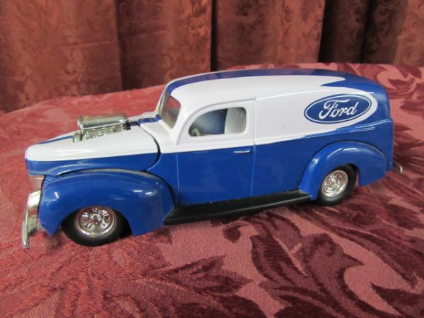 DIE CAST COLLECTIBLE CARS - FORD WAGON & T-BIRD CONVERTIBLE