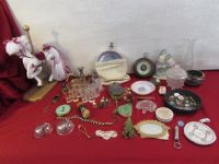 VINTAGE VARIETY LOT - DEPRESSION GLASS, WARMING BOTTLE, SILVERPLATE BRUSH, COMPACTS & LOTS MORE