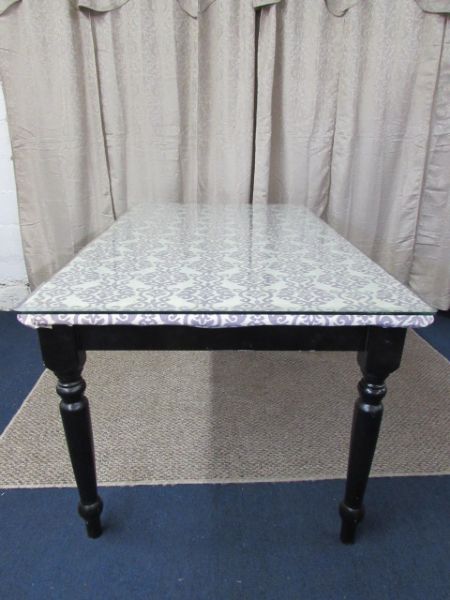 QUALITY COUNTRY STYLE TABLE WITH FABRIC COVER & BEVELED GLASS TOP