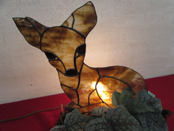 STAINED GLASS DEER LIGHT