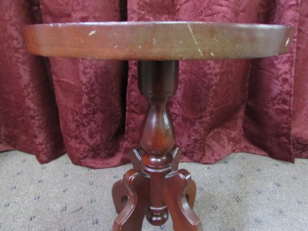 VINTAGE VICTORIAN MARBLE TOP PARLOR TABLE